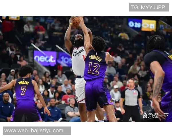 NBA季后赛八强对决雷霆挑战太阳湖人迎战马刺魔术对决热火猛龙争夺尼克斯晋级资格